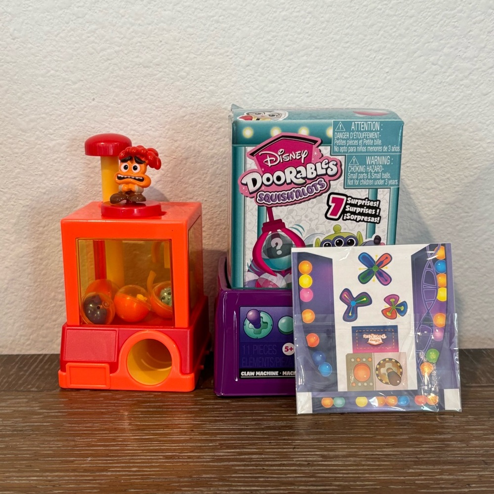 Disney Doorables Squishalots Claw Machine